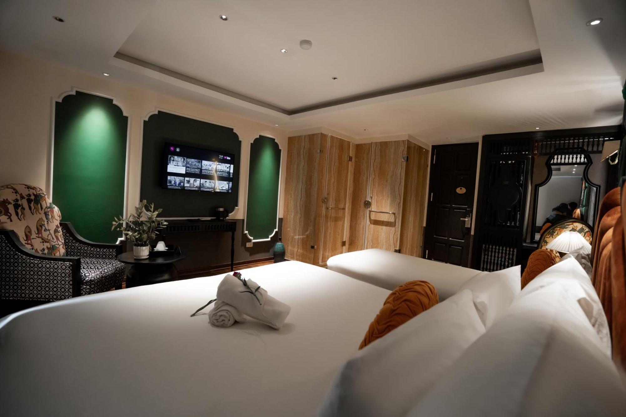 Hanoi Center Silk Classic Hotel & Travel Bagian luar foto