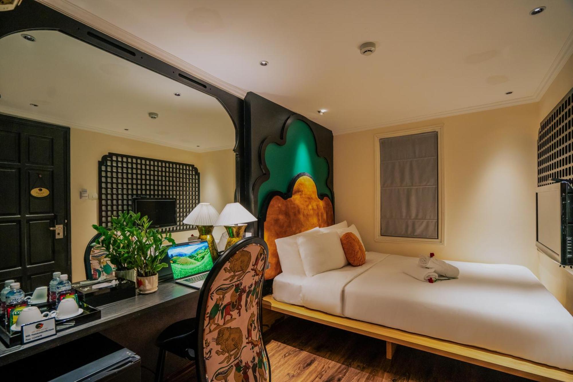 Hanoi Center Silk Classic Hotel & Travel Bagian luar foto