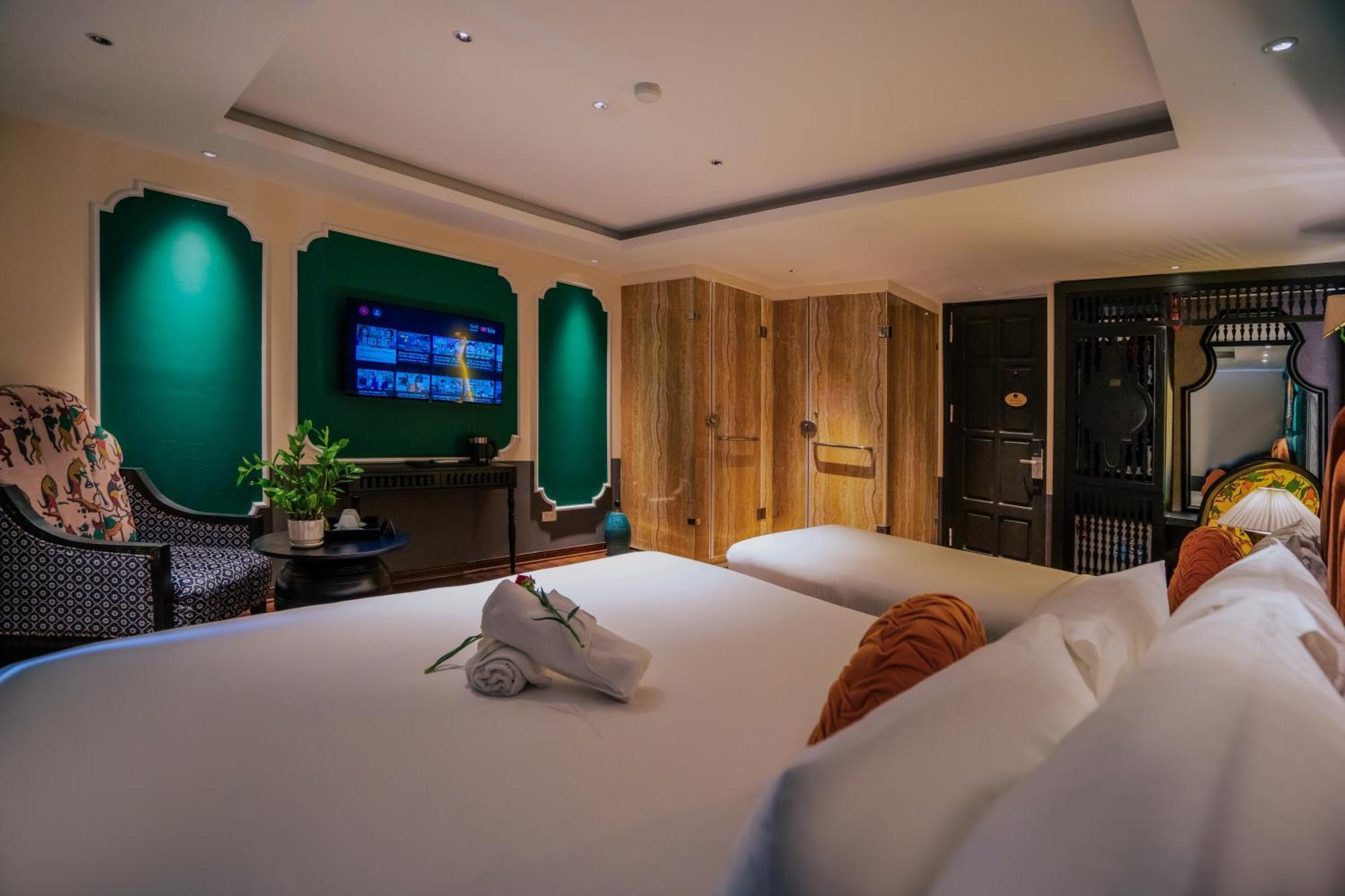 Hanoi Center Silk Classic Hotel & Travel Bagian luar foto