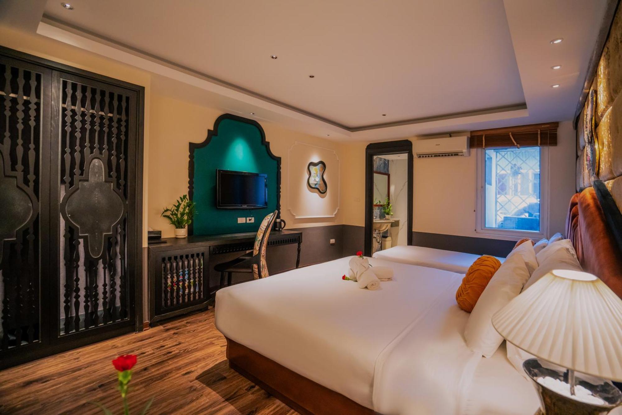 Hanoi Center Silk Classic Hotel & Travel Bagian luar foto