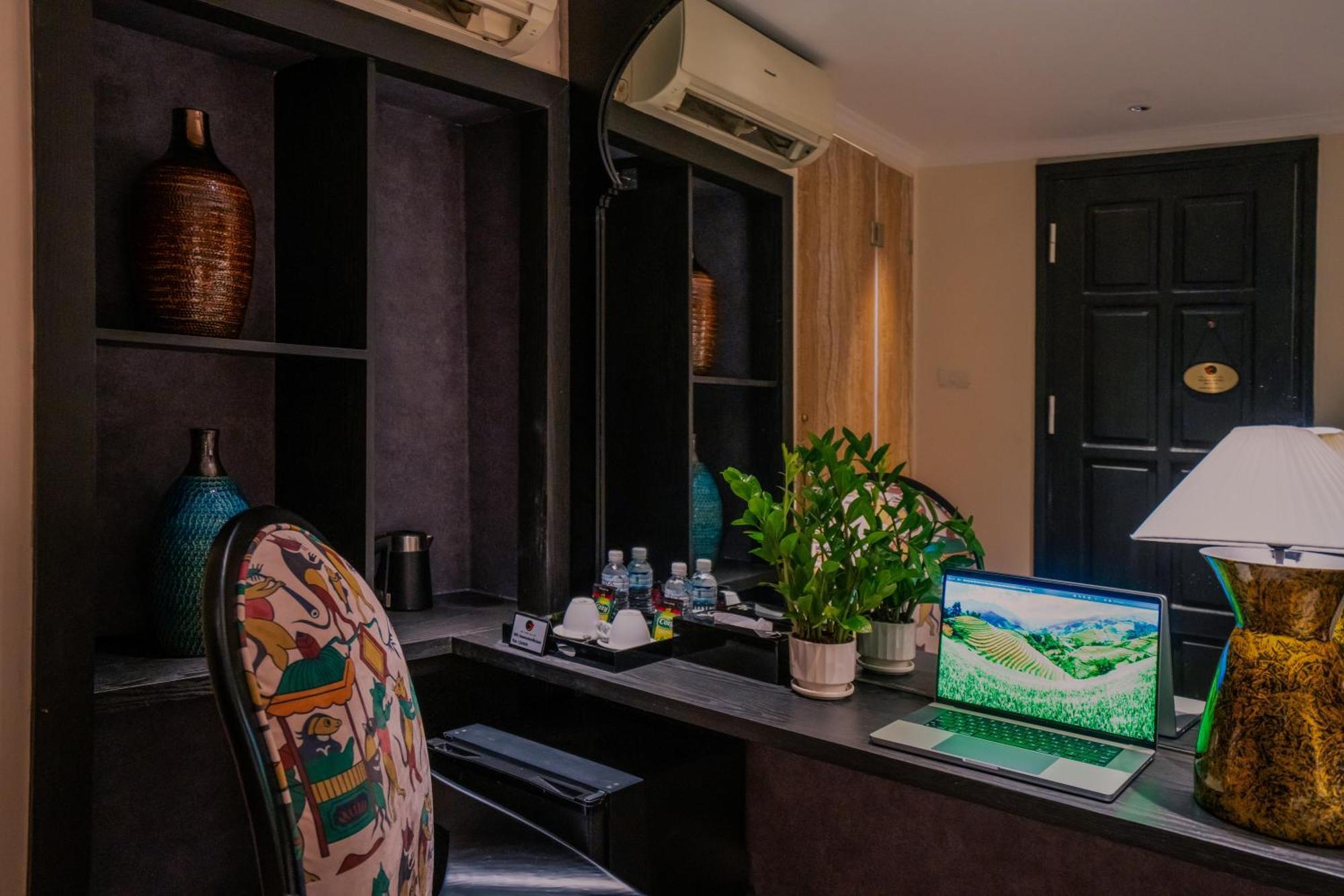 Hanoi Center Silk Classic Hotel & Travel Bagian luar foto